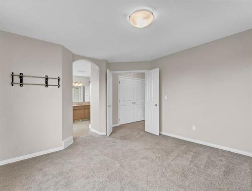 8 Terrace Avenue Ne, Medicine Hat, AB - Indoor Photo Showing Other Room