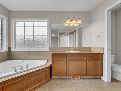 8 Terrace Avenue Ne, Medicine Hat, AB - Indoor Photo Showing Bathroom