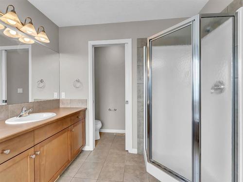 8 Terrace Avenue Ne, Medicine Hat, AB - Indoor Photo Showing Bathroom