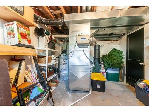 546 Parkview Close Ne, Medicine Hat, AB - Indoor Photo Showing Basement