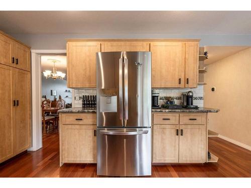 75 Palliser Way Ne, Medicine Hat, AB - Indoor Photo Showing Kitchen