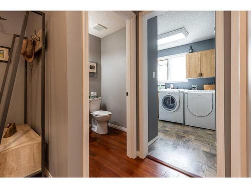 75 Palliser Way Ne, Medicine Hat, AB - Indoor Photo Showing Laundry Room