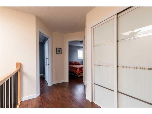 75 Palliser Way Ne, Medicine Hat, AB - Indoor Photo Showing Other Room