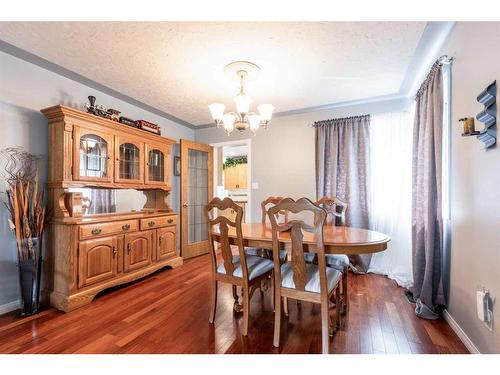 75 Palliser Way Ne, Medicine Hat, AB - Indoor Photo Showing Dining Room