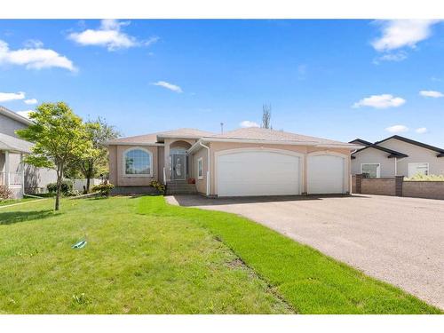 21 Cottonwood Close Sw, Medicine Hat, AB - Outdoor