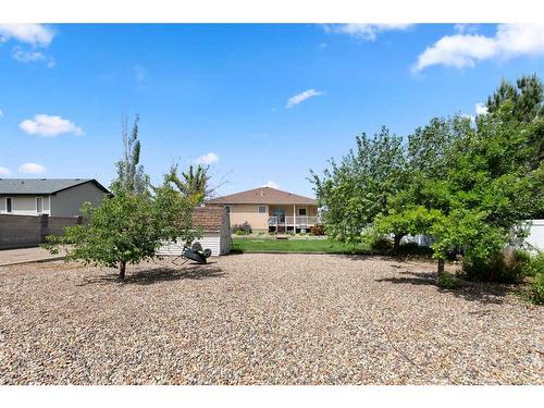 21 Cottonwood Close Sw, Medicine Hat, AB - Outdoor