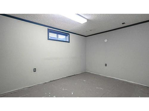 9 Ross Glen Way Se, Medicine Hat, AB - Indoor