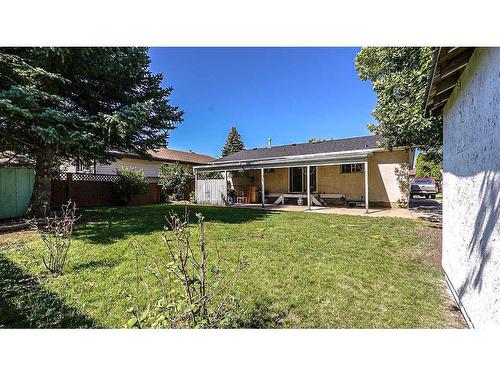 9 Ross Glen Way Se, Medicine Hat, AB - Outdoor With Deck Patio Veranda