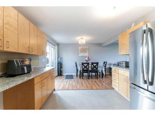 2409 24 Street Se, Medicine Hat, AB - Indoor Photo Showing Kitchen