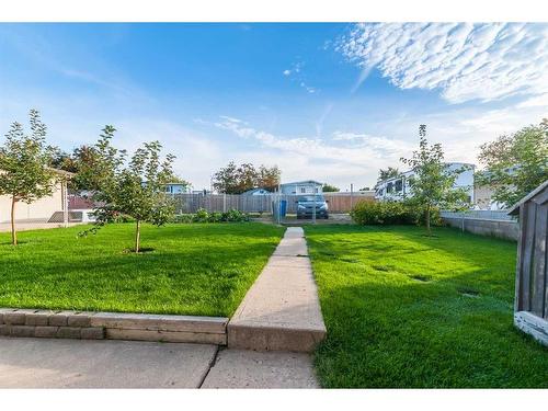 2409 24 Street Se, Medicine Hat, AB - Outdoor