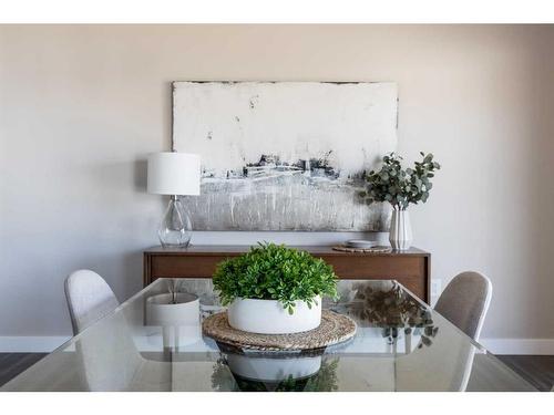 1 Hamptons Gate Se, Medicine Hat, AB - Indoor Photo Showing Dining Room