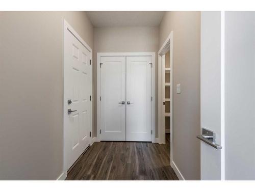 1 Hamptons Gate Se, Medicine Hat, AB - Indoor Photo Showing Other Room