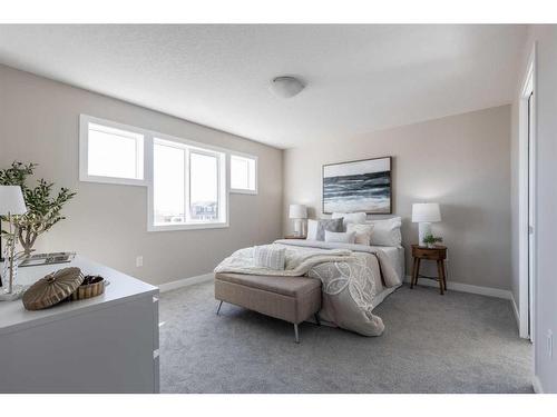 1 Hamptons Gate Se, Medicine Hat, AB - Indoor Photo Showing Bedroom