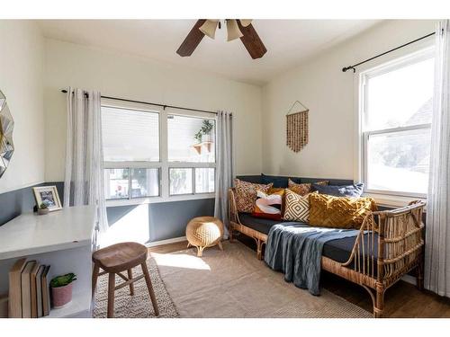 157 7 Street Se, Medicine Hat, AB - Indoor Photo Showing Bedroom