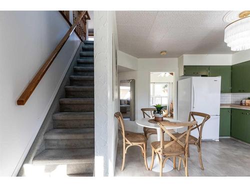 157 7 Street Se, Medicine Hat, AB - Indoor Photo Showing Dining Room