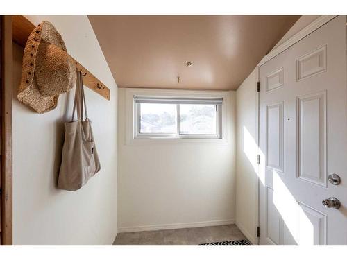 157 7 Street Se, Medicine Hat, AB - Indoor Photo Showing Other Room