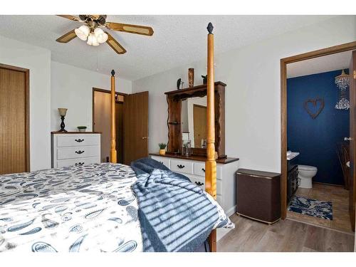 83 Stevenson Street Se, Medicine Hat, AB - Indoor Photo Showing Bedroom