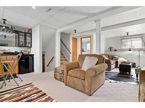 83 Stevenson Street Se, Medicine Hat, AB - Indoor Photo Showing Living Room