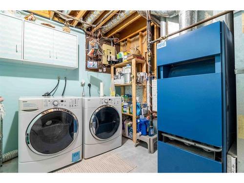 83 Stevenson Street Se, Medicine Hat, AB - Indoor Photo Showing Laundry Room