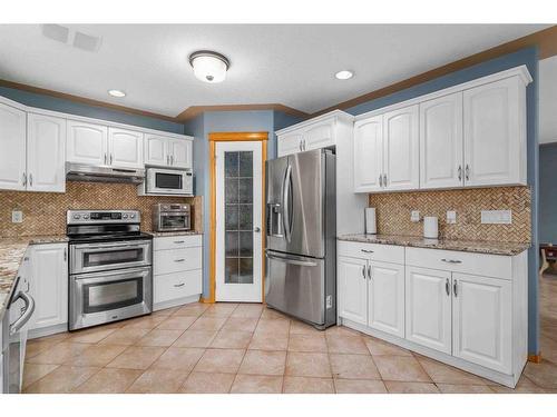 194 Ranchlands Boulevard Ne, Medicine Hat, AB - Indoor Photo Showing Kitchen