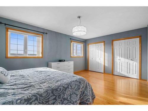 194 Ranchlands Boulevard Ne, Medicine Hat, AB - Indoor Photo Showing Bedroom