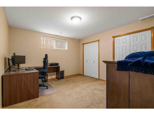 194 Ranchlands Boulevard Ne, Medicine Hat, AB - Indoor Photo Showing Office