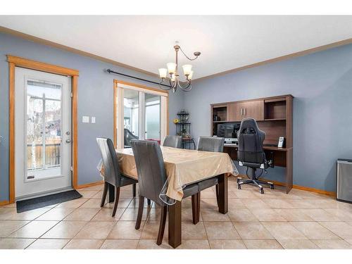 194 Ranchlands Boulevard Ne, Medicine Hat, AB - Indoor Photo Showing Dining Room