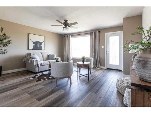 172080 Range Road 140A, Rural Newell, County Of, AB - Indoor Photo Showing Living Room