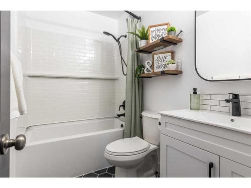 172080 Range Road 140A, Rural Newell, County Of, AB - Indoor Photo Showing Bathroom