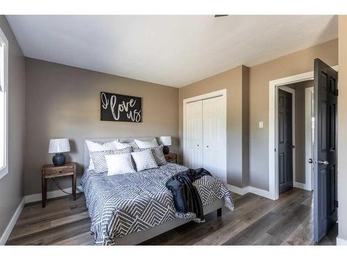 172080 Range Road 140A, Rural Newell, County Of, AB - Indoor Photo Showing Bedroom