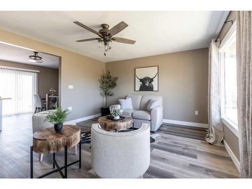 172080 Range Road 140A, Rural Newell, County Of, AB - Indoor Photo Showing Living Room