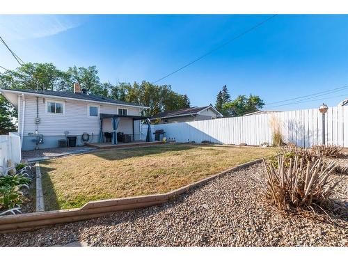 1961 15 Avenue Se, Medicine Hat, AB - Outdoor