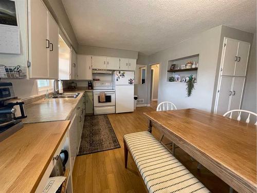 400 Centre Street East, Bow Island, AB - Indoor Photo Showing Kitchen With Double Sink