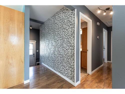 34 Gray Crescent Nw, Medicine Hat, AB - Indoor Photo Showing Other Room