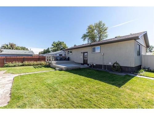 34 Gray Crescent Nw, Medicine Hat, AB - Outdoor With Deck Patio Veranda