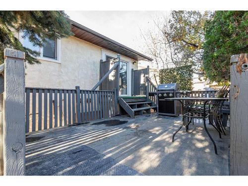 31 Rae Court Se, Medicine Hat, AB - Outdoor With Deck Patio Veranda With Exterior