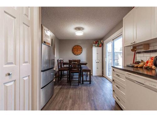 31 Rae Court Se, Medicine Hat, AB - Indoor