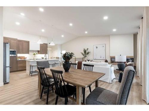 124 Hamptons Crescent Se, Medicine Hat, AB - Indoor Photo Showing Dining Room