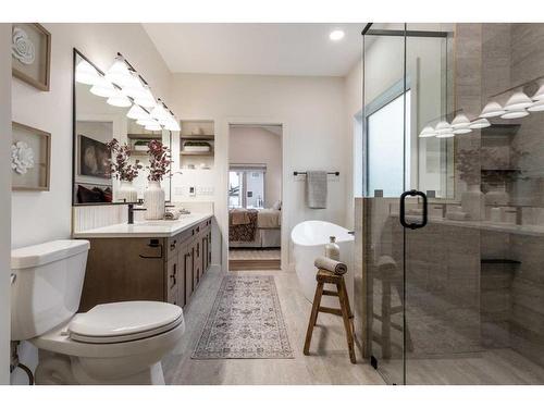 124 Hamptons Crescent Se, Medicine Hat, AB - Indoor Photo Showing Bathroom