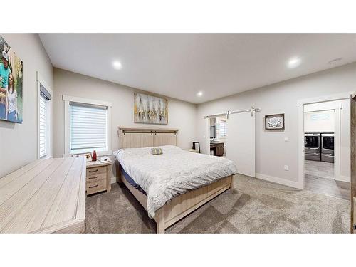 336 Somerside Crescent Se, Medicine Hat, AB - Indoor Photo Showing Bedroom