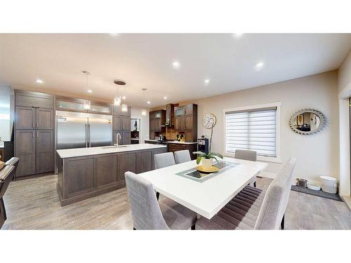 336 Somerside Crescent Se, Medicine Hat, AB - Indoor Photo Showing Dining Room