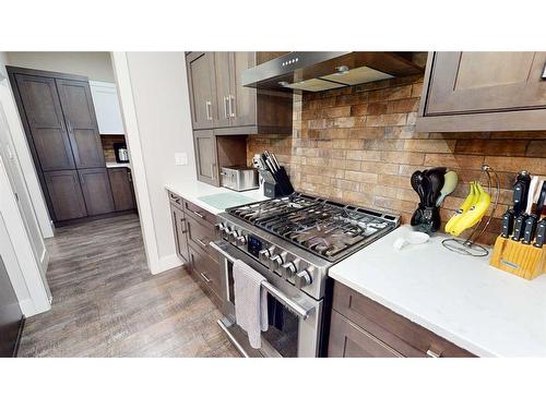 336 Somerside Crescent Se, Medicine Hat, AB - Indoor Photo Showing Kitchen