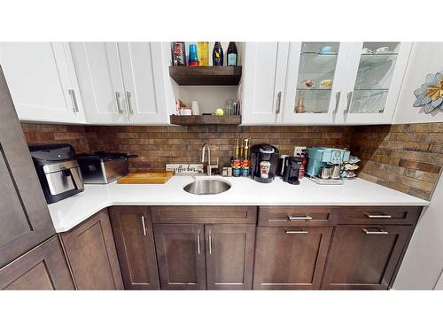 336 Somerside Crescent Se, Medicine Hat, AB - Indoor Photo Showing Kitchen