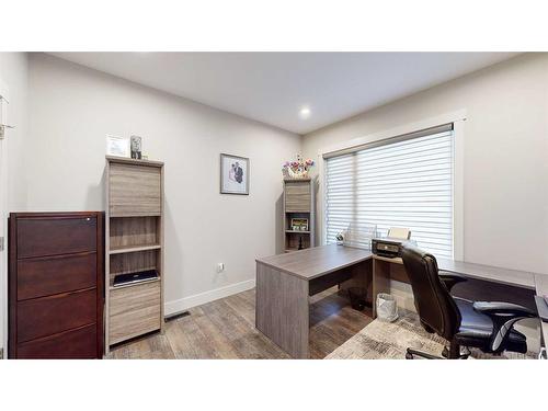 336 Somerside Crescent Se, Medicine Hat, AB - Indoor Photo Showing Other Room