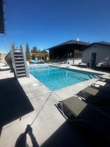 336 Somerside Crescent Se, Medicine Hat, AB - Outdoor With In Ground Pool