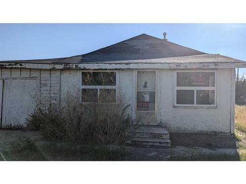 214 Centre Street, Empress, AB - Outdoor