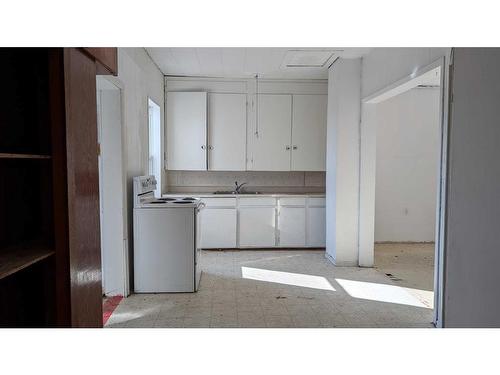 214 Centre Street, Empress, AB - Indoor Photo Showing Kitchen With Double Sink