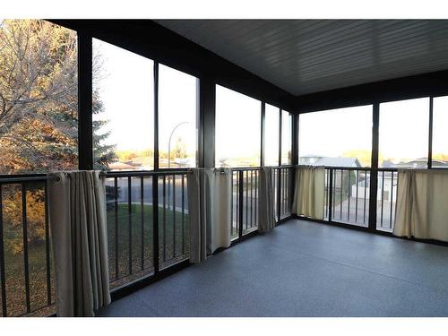 225-3090 15 Avenue Se, Medicine Hat, AB - Outdoor With Balcony With Exterior