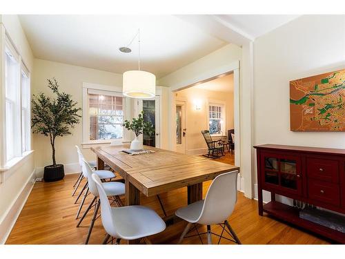 121 1 Street Sw, Medicine Hat, AB - Indoor Photo Showing Dining Room