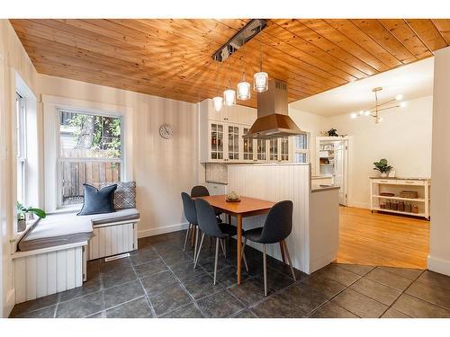 121 1 Street Sw, Medicine Hat, AB - Indoor Photo Showing Dining Room